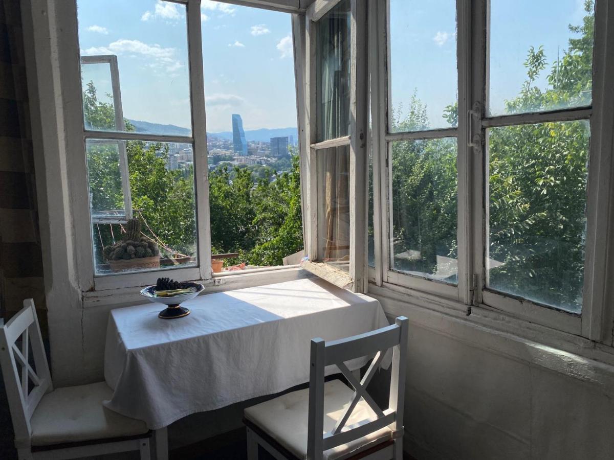 Dom Tiny Apartment Тбилиси Екстериор снимка