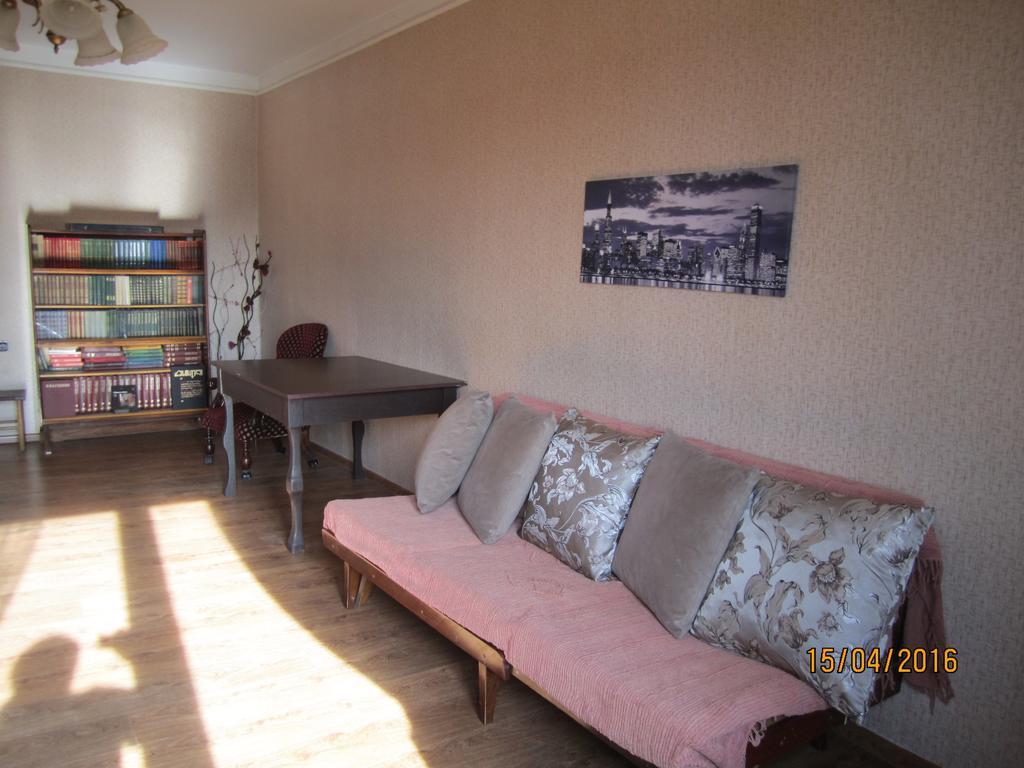 Дом Тины Apartment Тбилиси Екстериор снимка